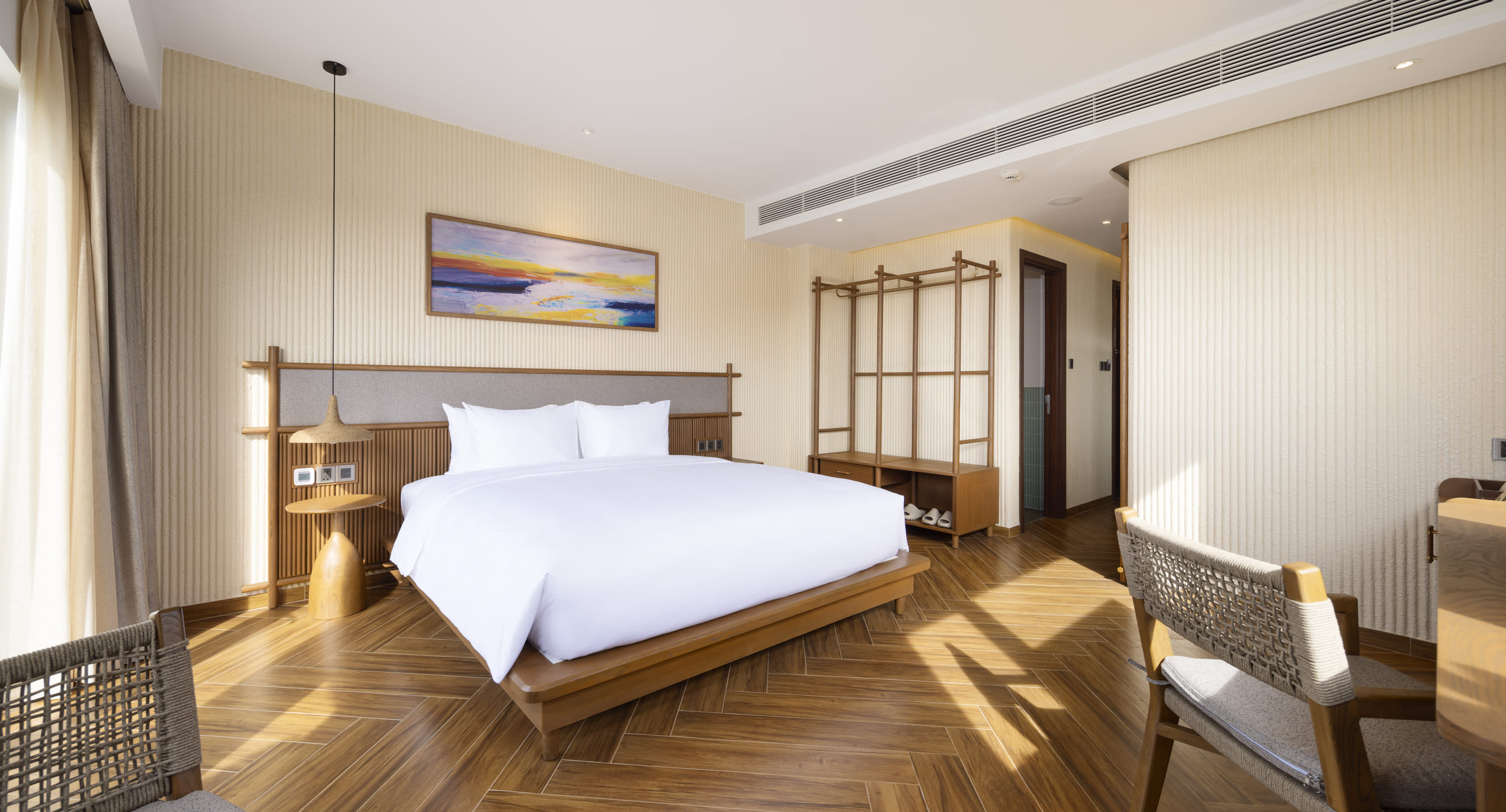 nang hang phong khach san long hai