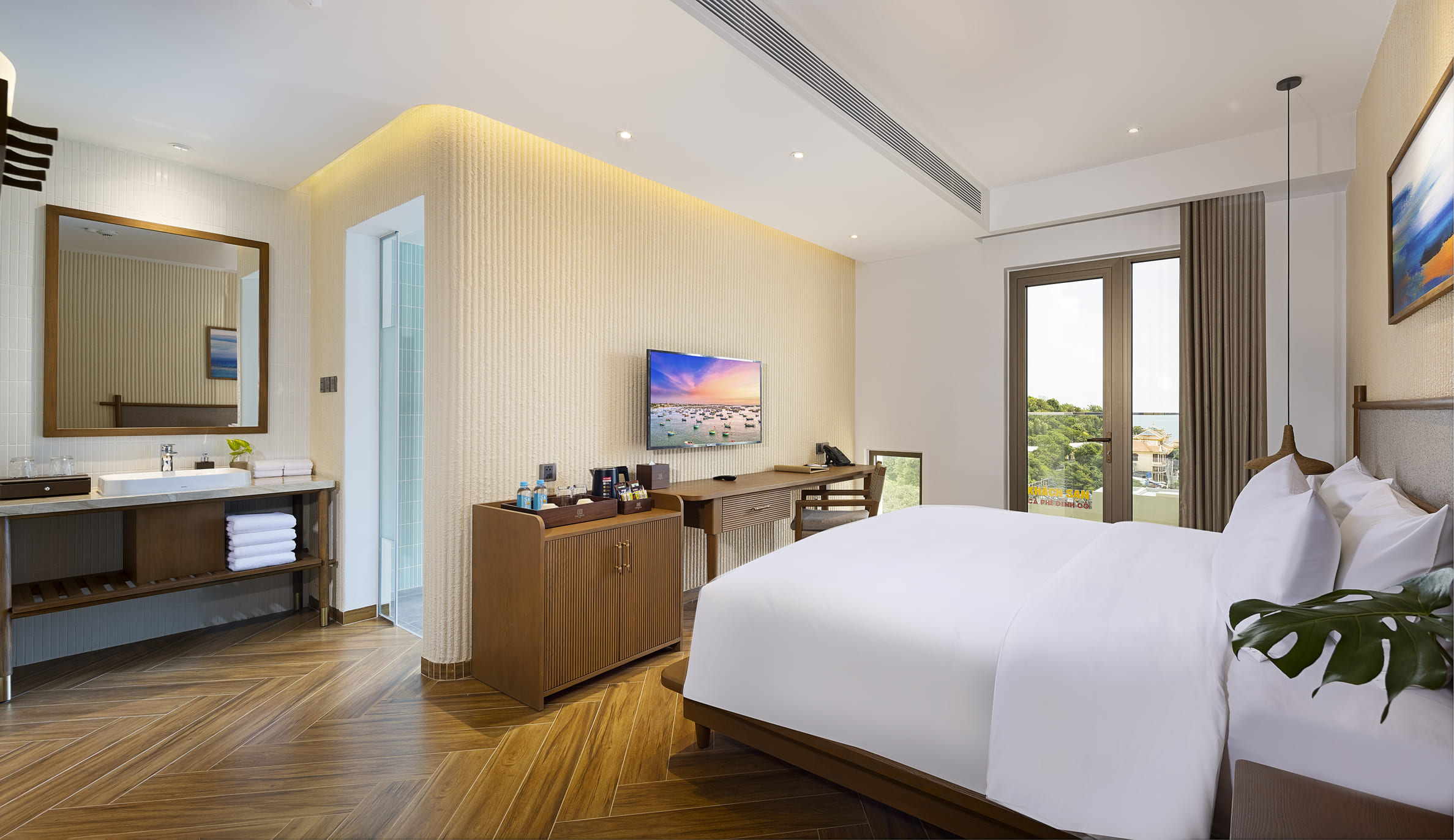 phong gia dinh khach san long hai