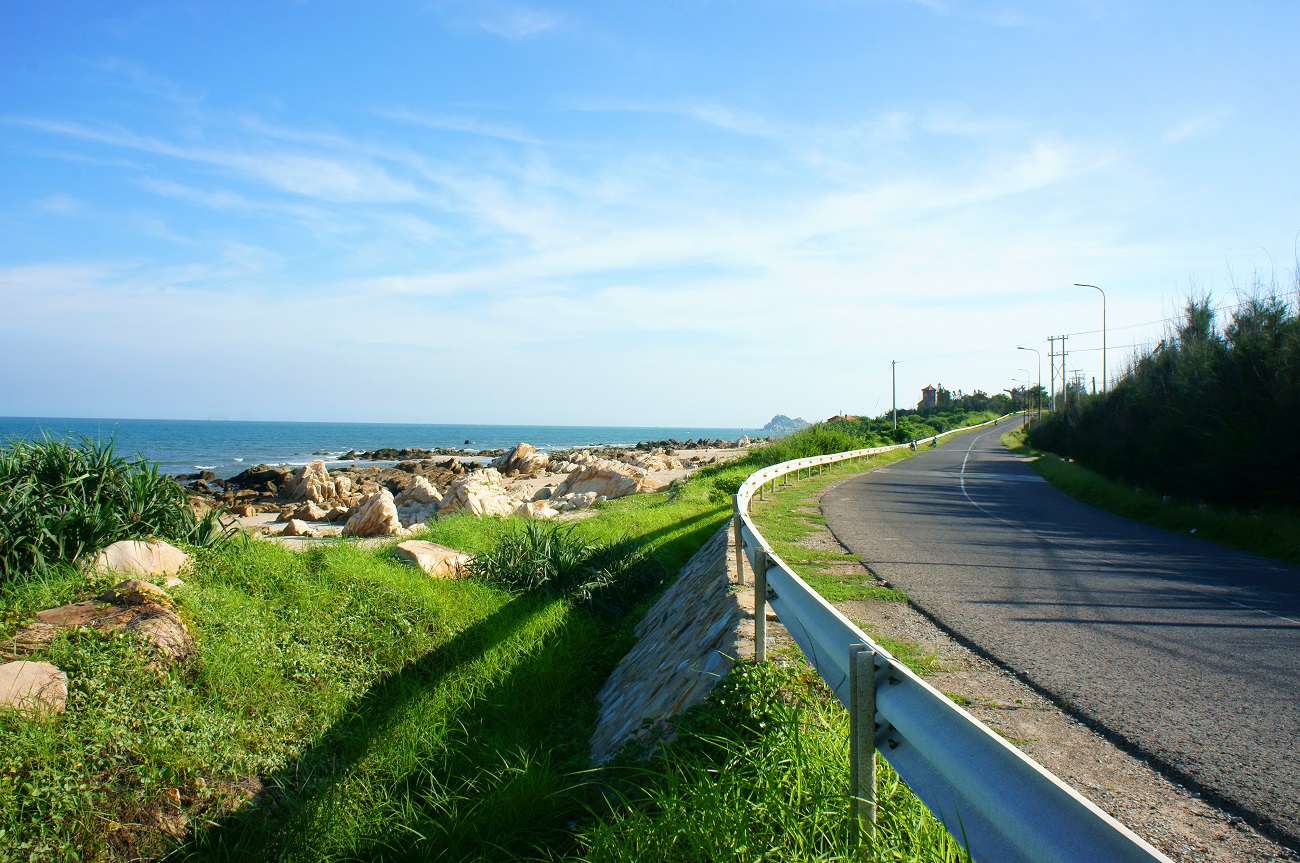 cung duong bien dep nhat long hai