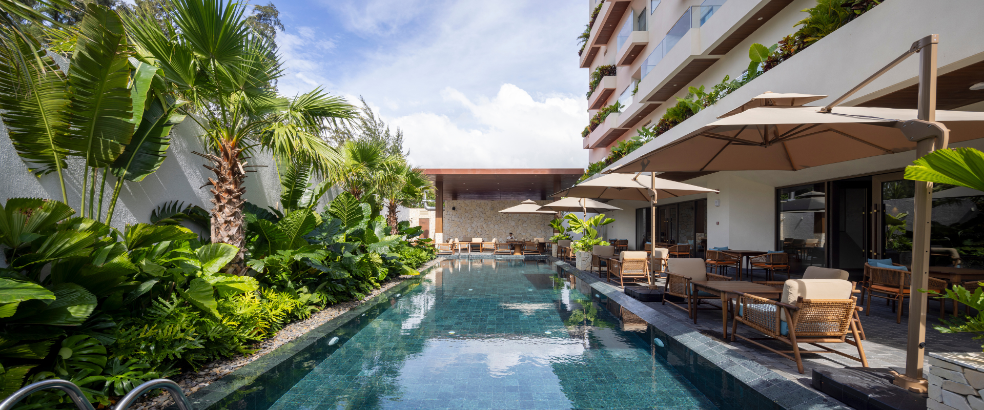 Tổ Chức Tiệc Sinh Nhật Tại Long Hải: Gợi Ý Sảnh Tiệc Sunshine - Khách Sạn Iconic Long Hải